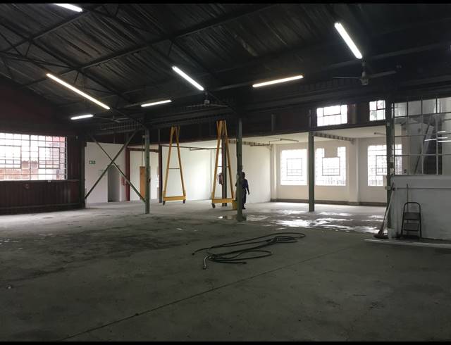 1,800M² WAREHOUSE FOR SALE IN WADEVILLE